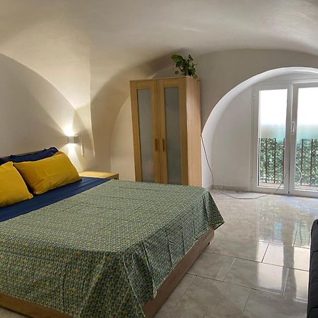 La Maison Des Voyageurs Бари Экстерьер фото